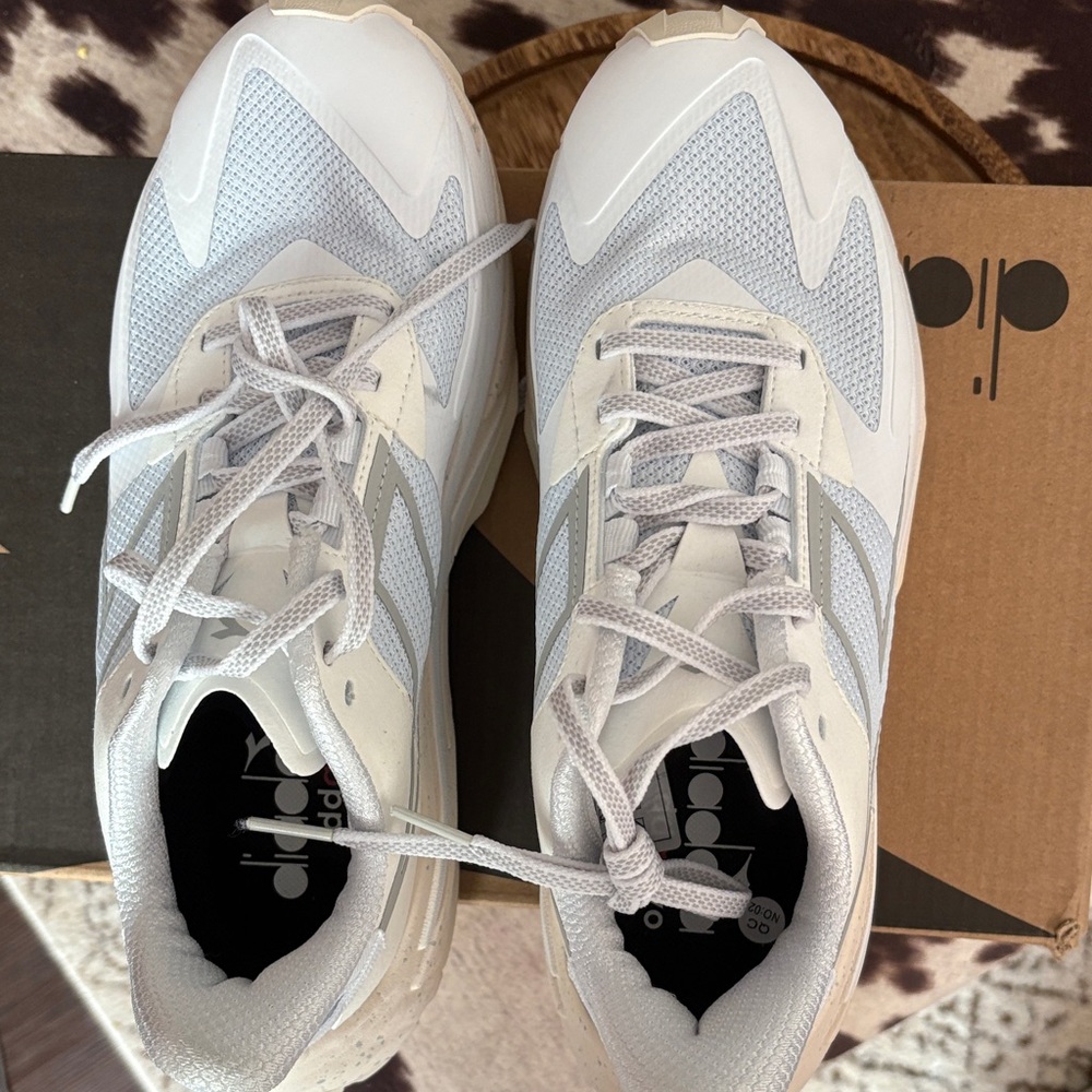 Diadora Equipe Sestriere- XT  White Women/ Men Sneakers - Picture 2 of 4